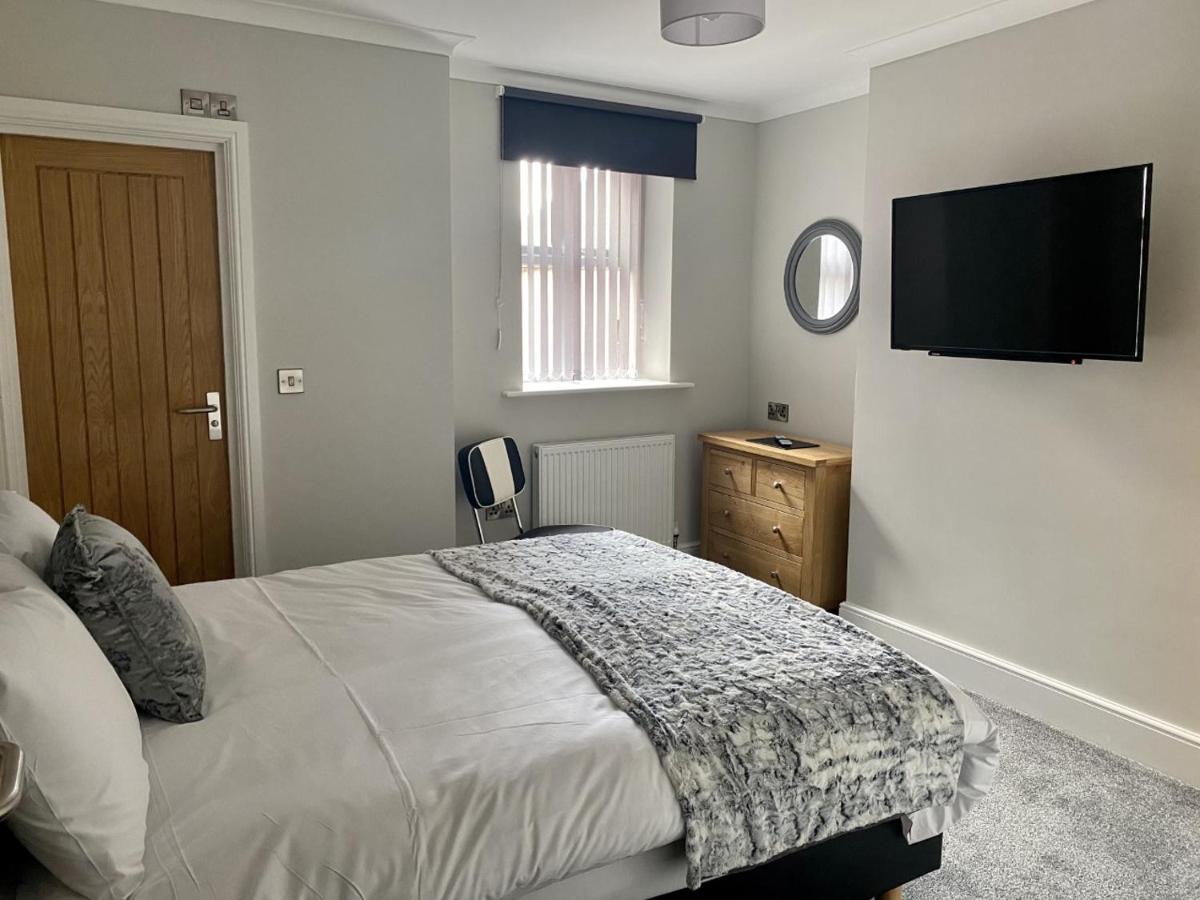 Jeffersons Hotel & Serviced Apartments (Adults Only) Barrow-in-Furness Bagian luar foto