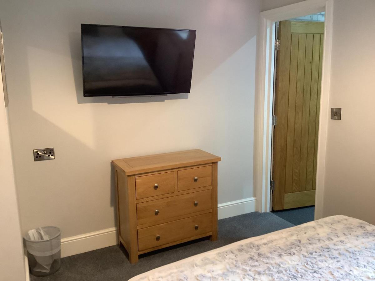 Jeffersons Hotel & Serviced Apartments (Adults Only) Barrow-in-Furness Bagian luar foto