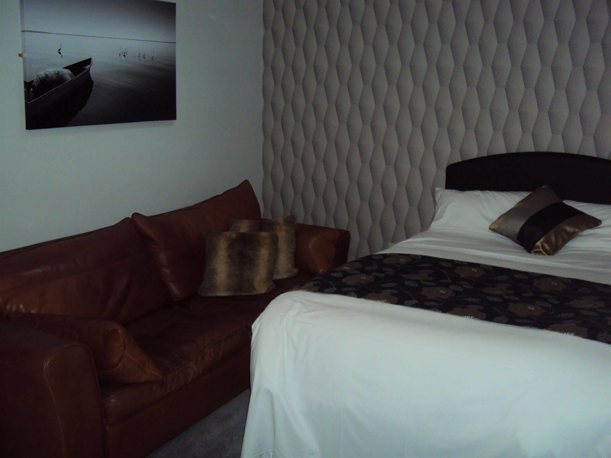 Jeffersons Hotel & Serviced Apartments (Adults Only) Barrow-in-Furness Bagian luar foto